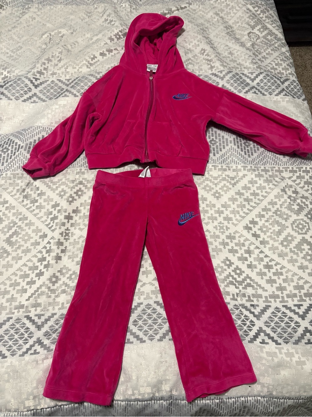 Nike Girls Pink Velour Tracksuit Set Size 3T-4T